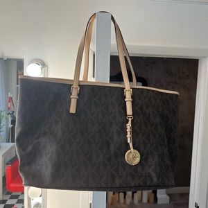 Michael kors tote